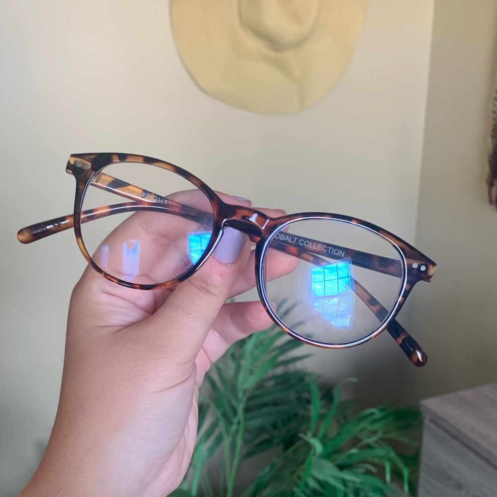 Tortoise shell blue light glasses